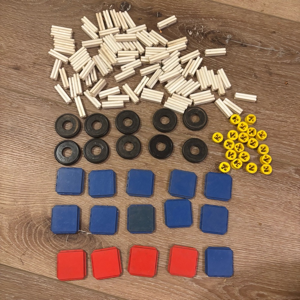 Tupperware Build O Fun Lot of 80 + Pieces Tupper Toys Vintage 1960s